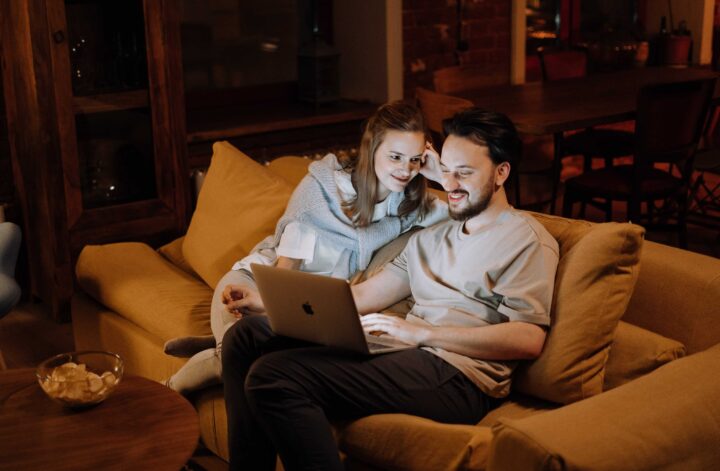 Exploring Free Adult Chat Options in the UK - Discovering the Scene